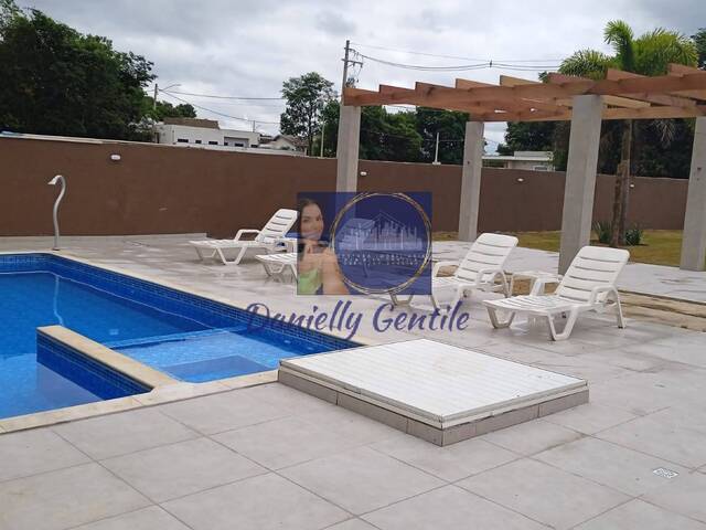 nova área de lazer com redarios piscina e espaço para cria